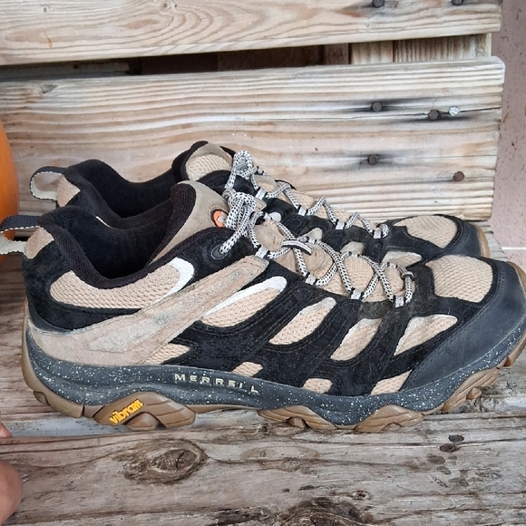 Merrell Men's Black and Tan Athletic Shoes - Picture 6 of 11